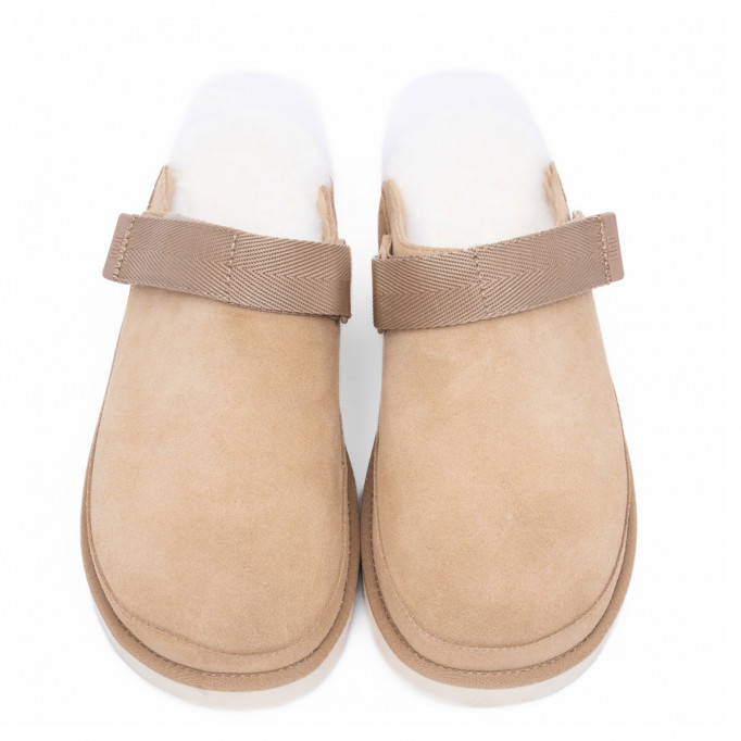 UGG Goldenstar Clog Sand