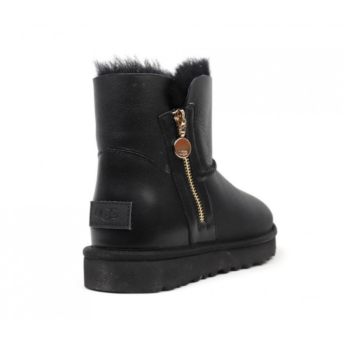 UGG Bailey Zip Mini Black