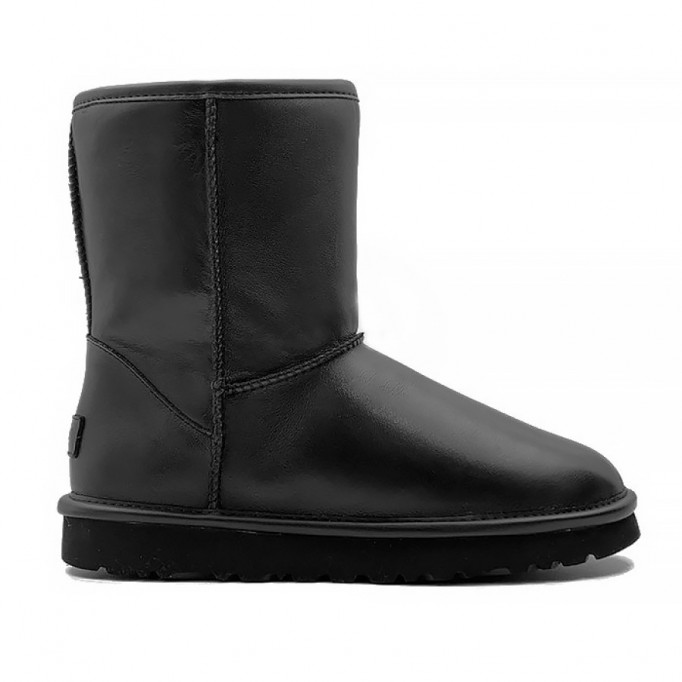 UGG Classic Short Luxury Black