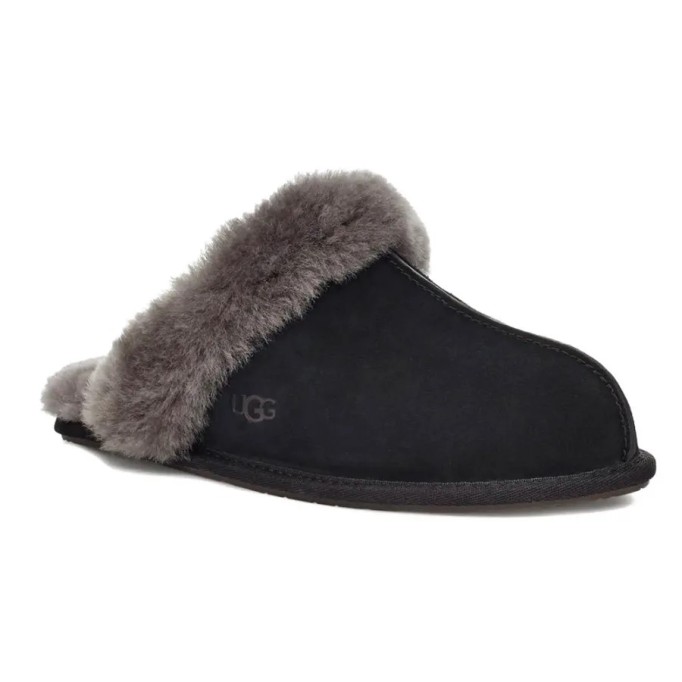 UGG Slippers Scufette II Black
