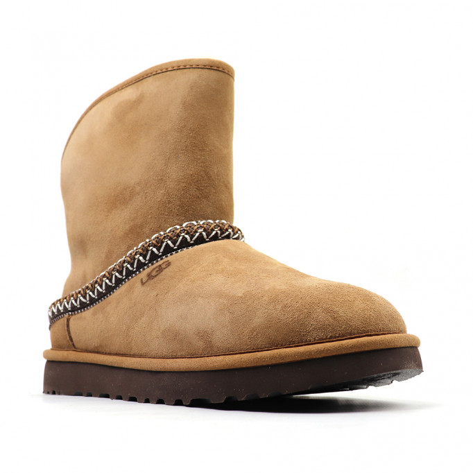 UGG Classic Short Cresent Chestnut