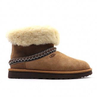 UGG Classic Short Cresent Chestnut