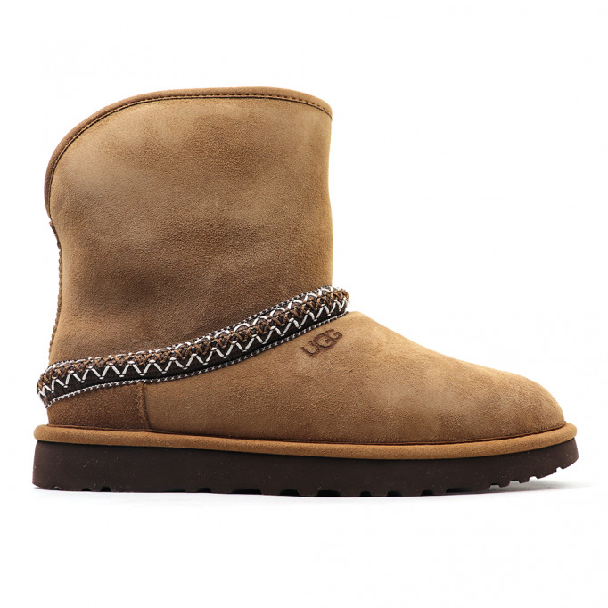 UGG Classic Short Cresent Chestnut