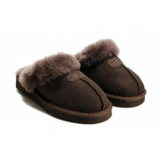 UGG Slippers Scufette Chocolate