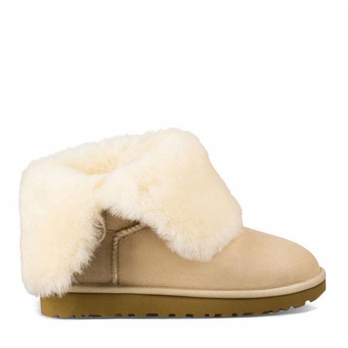 UGG Bailey Button II Sand