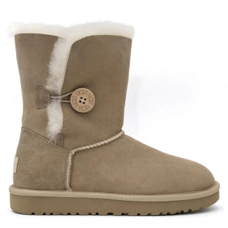 UGG Bailey Button II Sand